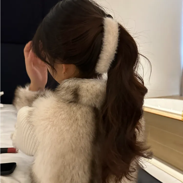 元气满满秋冬新款毛绒香蕉夹气质高马尾温柔少女发饰2025新款