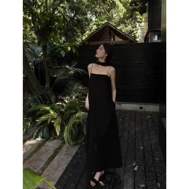 MARIE.COCO法式赫本风又A又飒黑色挂脖吊带连衣裙女御姐气质长裙
