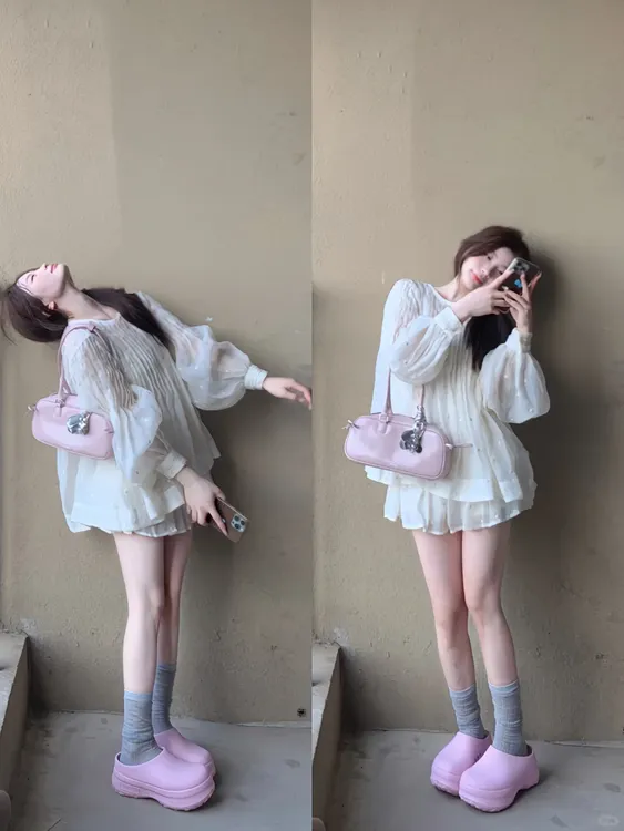 夏日绝美巨好看小套装女韩里韩气白色圆领长袖衬衫休闲短裙两件套