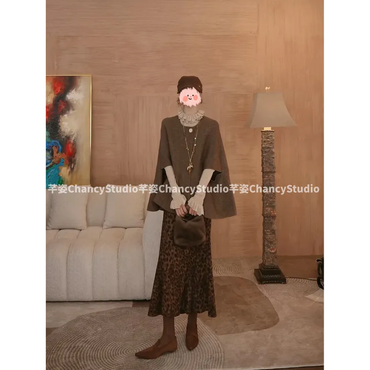 2025秋季美拉德风斗篷外套百搭设计感打底衫豹纹鱼尾裙三件套