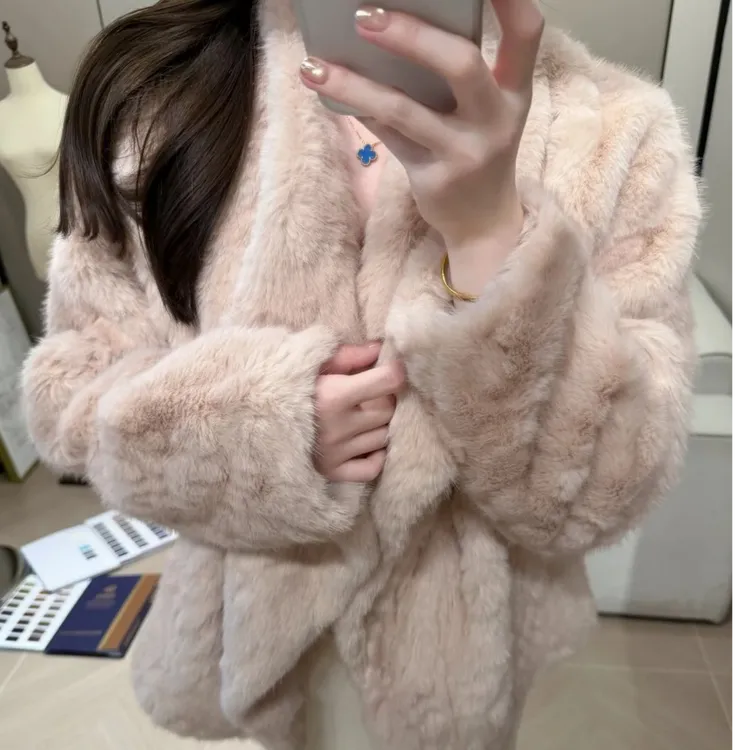 高级感宽松毛绒外套长袖小香风冬季短翻领粉色毛毛外套皮毛一体女