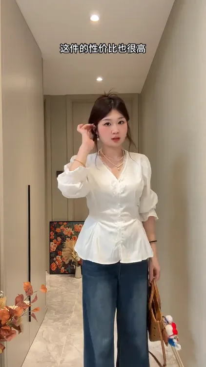 2025秋季新款大码白色法式蕾丝拼接长袖设计感衬衫女显瘦上衣洋气