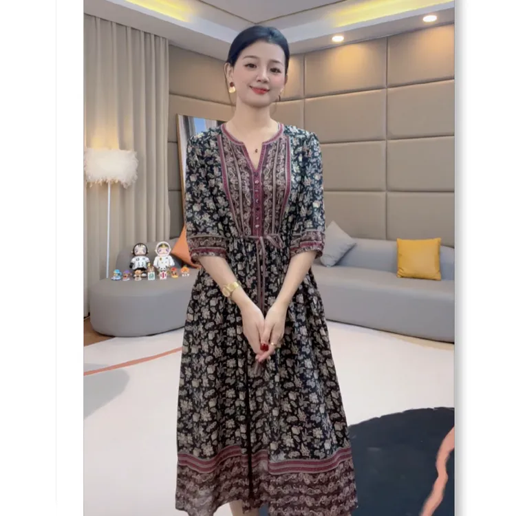 《小暖心选》“扶摇”V领老钱风100%桑蚕丝连衣裙 80269