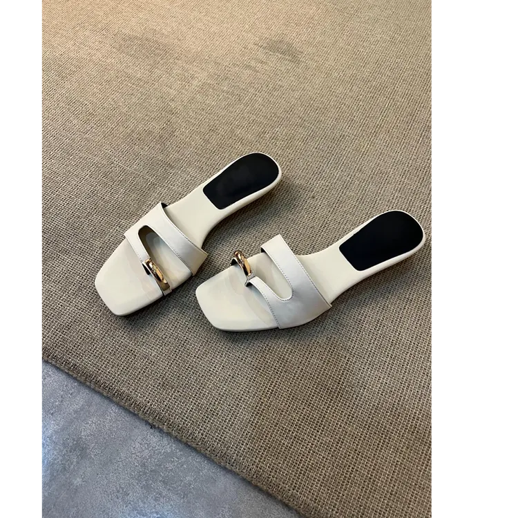 自留版~一字拖鞋女外穿欧美百搭气质低跟百搭小众气质凉鞋金属