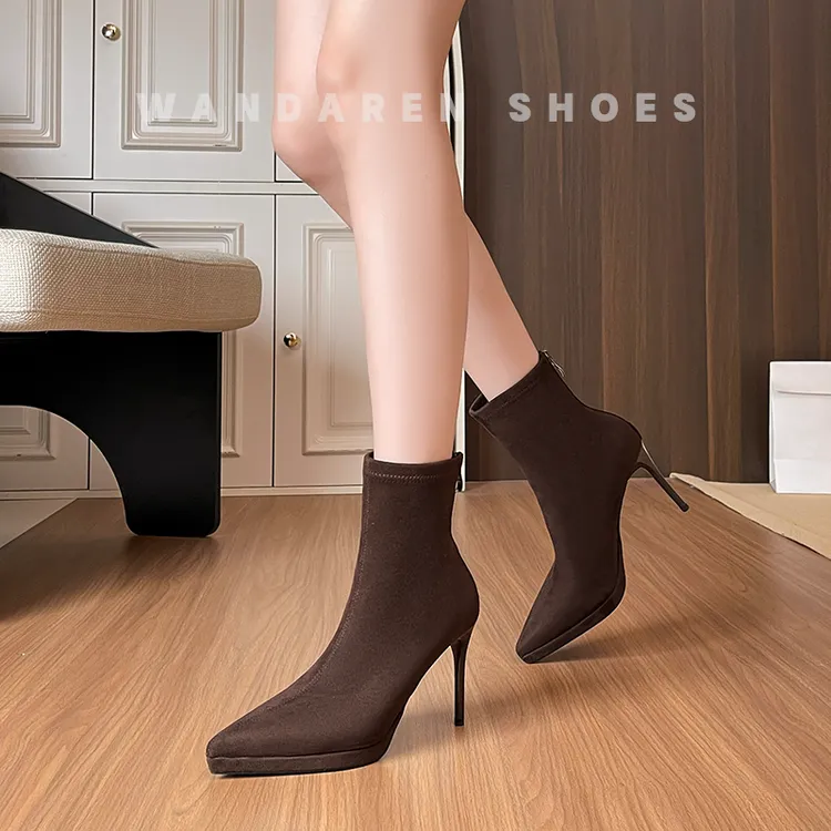 法式气质绒面裸靴女细跟防水台尖头弹力瘦瘦靴棕色舒适通勤高跟靴