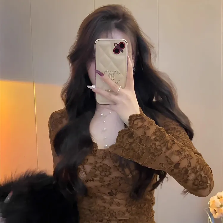 法式辣妹钩花刺绣蕾丝打底衫女秋冬款2025年显瘦修身精致内搭上衣