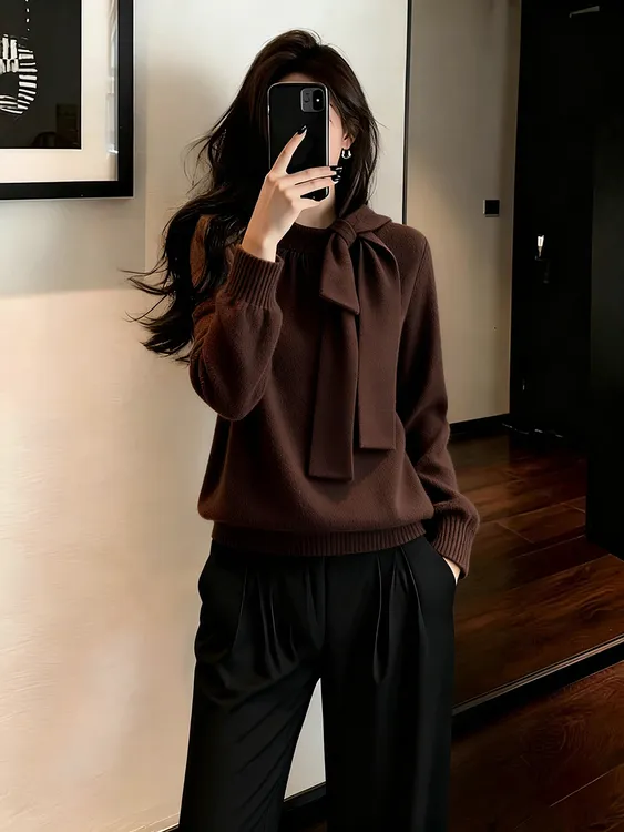 美式复古轻奢高级感简约长袖圆领纯色领结深咖色上衣女2025冬毛衣