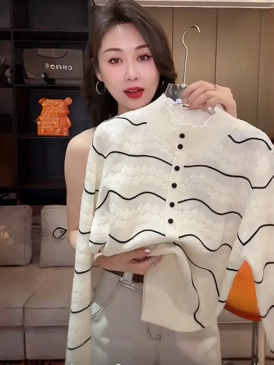 高品质秋冬新款显瘦小香风长袖针织提花打底衫宽松时尚气质蕾丝