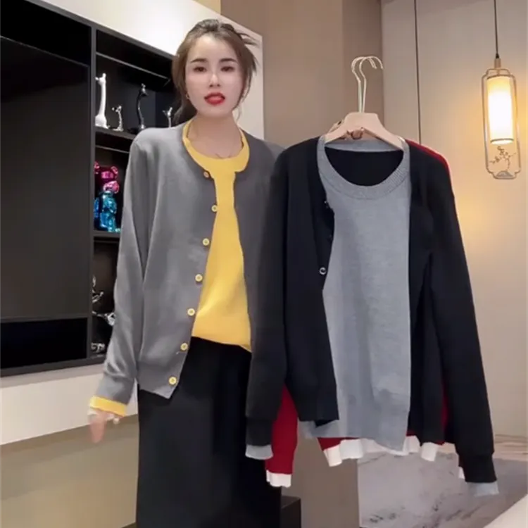 女秋冬款撞色假两件毛衣内搭打底上衣温柔系宽松显瘦软糯长袖针织