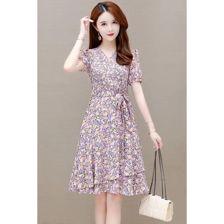 v领碎花小个子连衣裙女夏季2025新款时尚洋气收腰显瘦中长款a字裙