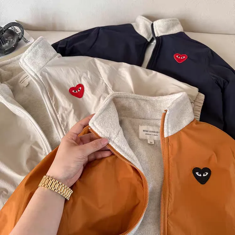 秋冬儿童加绒夹棉夹克衫拉链外套爱心刺绣纯色防水冲锋衣上衣童装