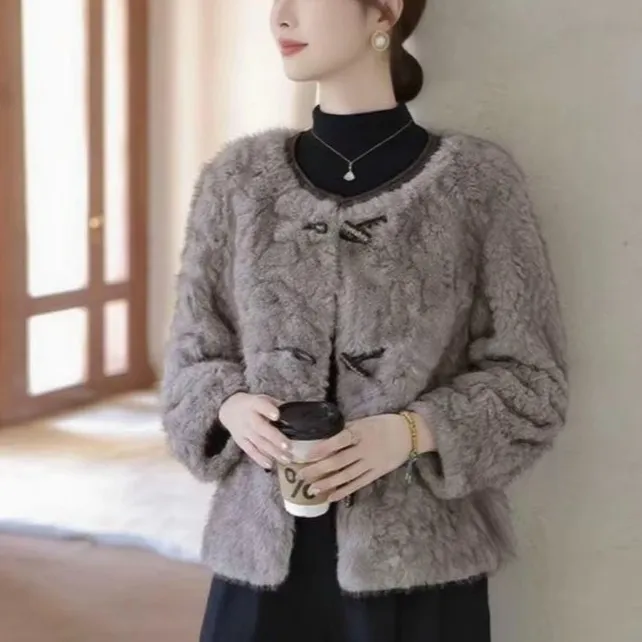 年轻妈妈2025新款小香风水貂绒皮毛一体外套女冬加厚短款毛绒上衣