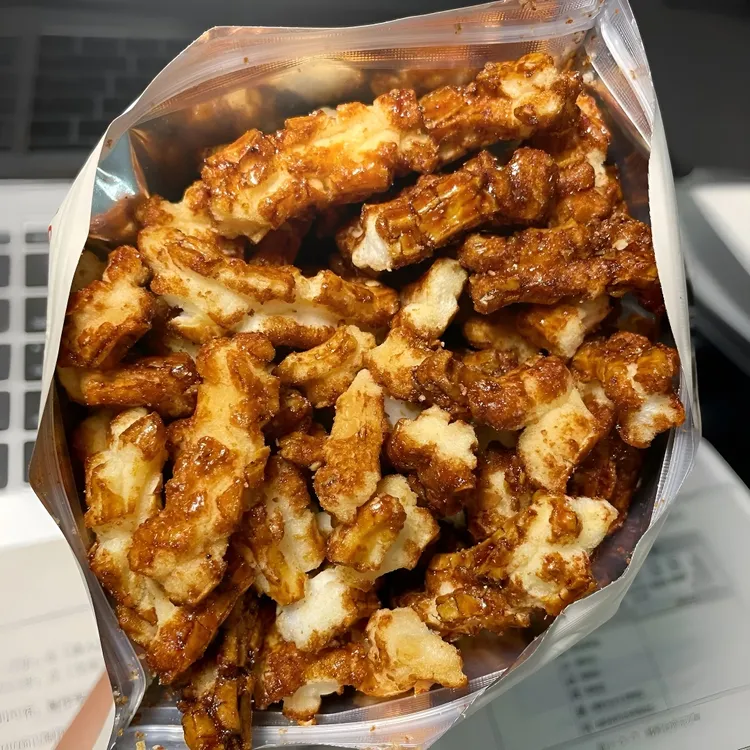 比爆米花好吃!红糖脏脏年糕条香酥浓郁米香网红健康零食推荐香脆