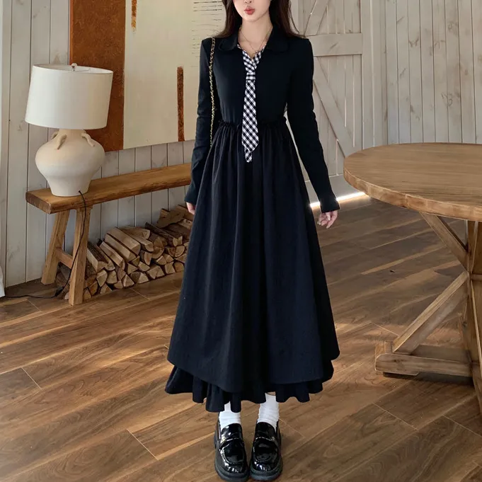 大码赫本风polo领黑色连衣裙女显瘦不规则春秋胖mm高级感复古长裙