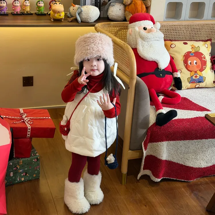 壹妈童装女童韩版秋冬季圣诞儿童套装白色洋气吊带裙时髦红色毛衣