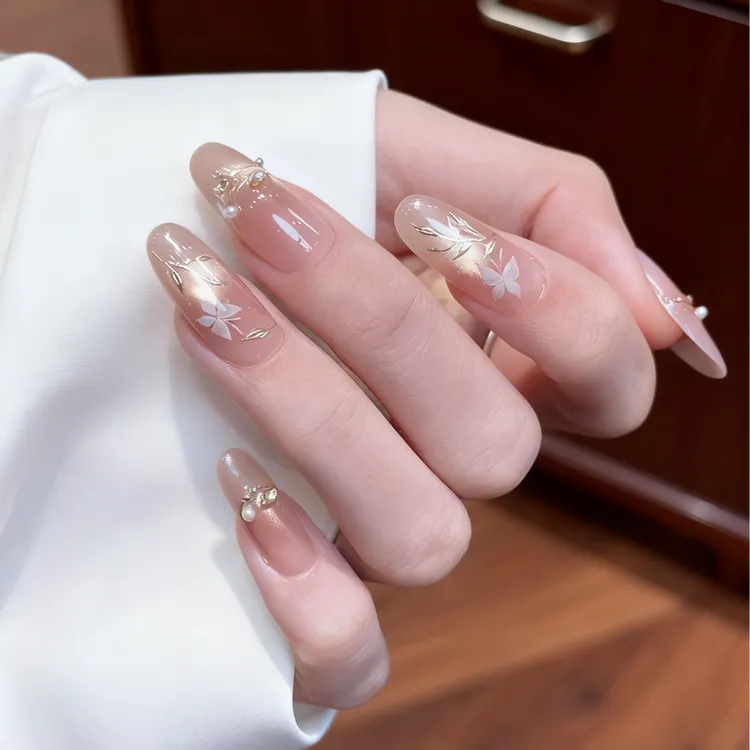 【花思蝶】法式裸色新中式冰透小众穿戴甲手工气质蝴蝶粉色渐变