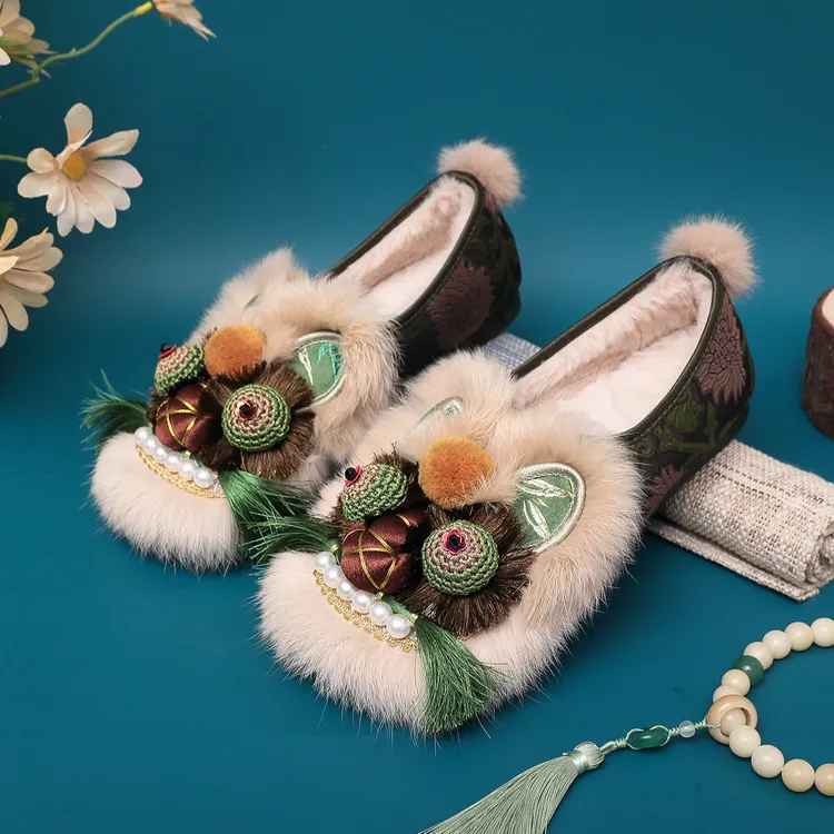 【平底-棉鞋】【只此青绿】一脚蹬国风刺绣手工透气百搭包头虎头鞋