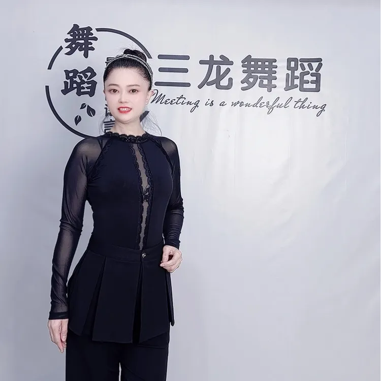 女士开片插蕾丝潮流上衣（连裆）