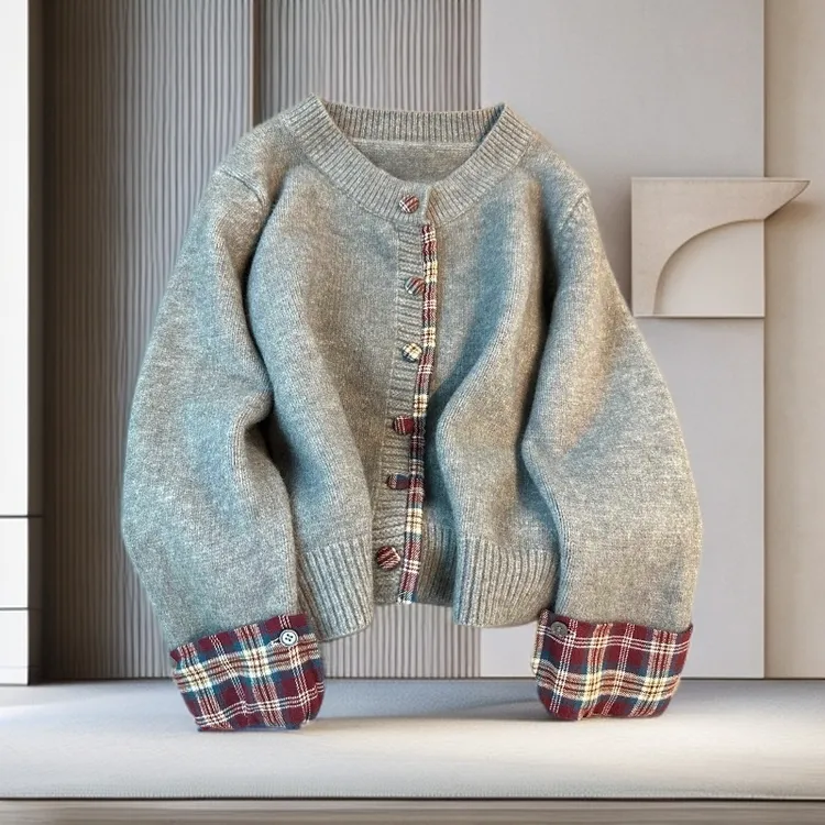 韩系格子拼接毛衣外套女秋冬2024新款灰色复古学院风减龄针织开衫