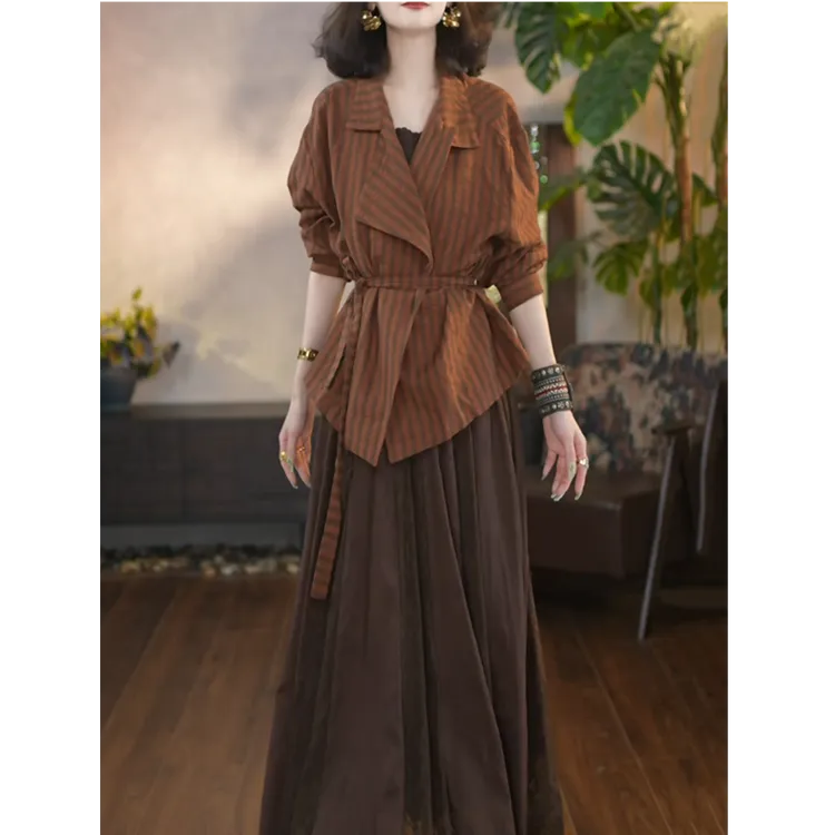 轻奢高级感时尚套装女2025春秋新款文艺减龄显瘦条纹衬衫+半身裙