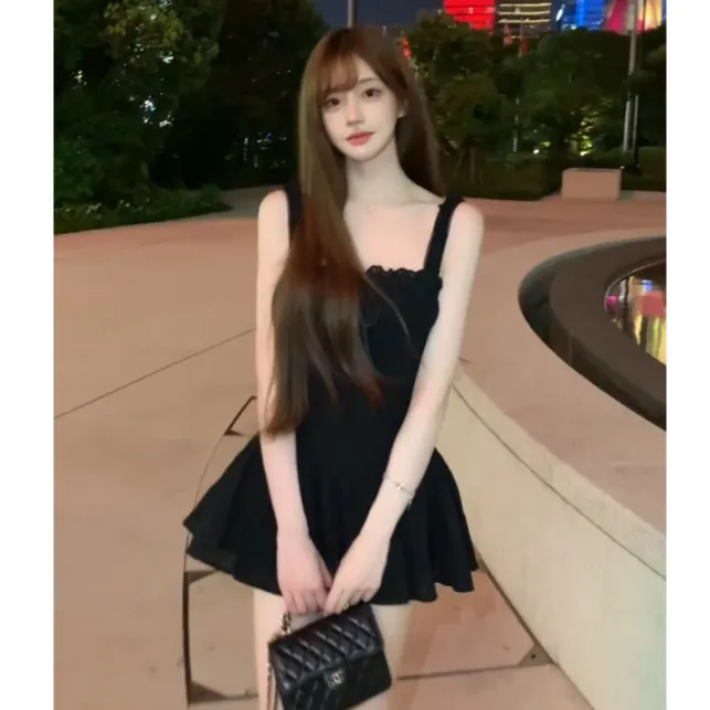 2025夏季新款时尚打底吊带连衣裙气质显瘦性感辣妹外穿洋气休闲