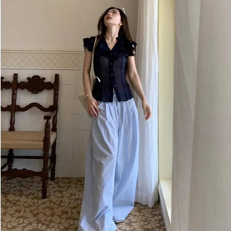 2025夏季新款常规V领辣妹风打底衫露肩背心木耳边法式夏季衬衫女