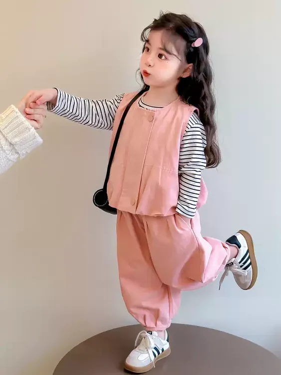 女童秋装套装2025新款洋气儿童春秋季时髦宝宝马甲炸街工装三件套