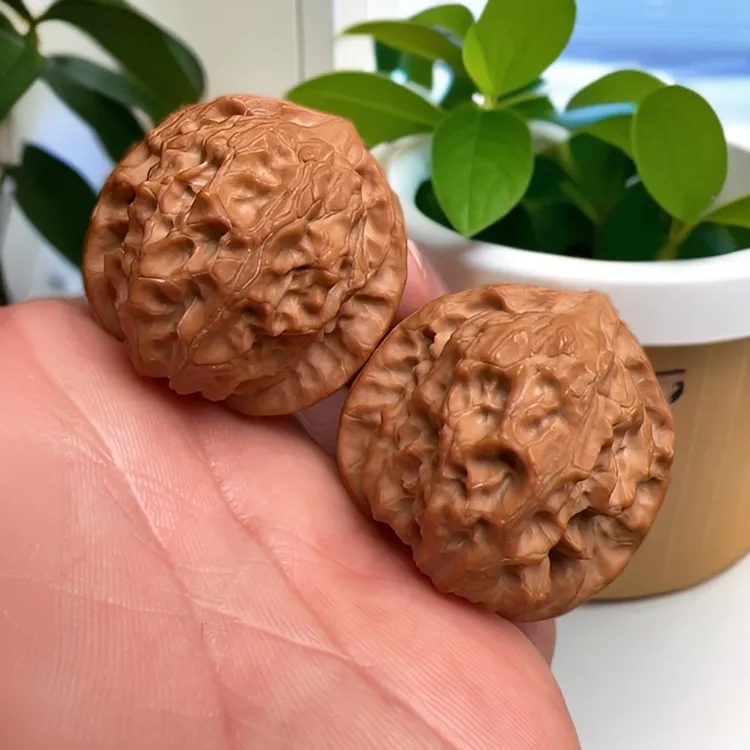 野生稀有小众玲珑文玩核桃把件原皮原色野生玲珑狮子头