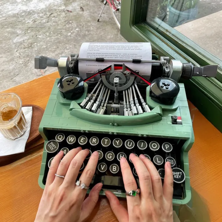 机械组复古打字机键盘积木小颗粒手工拼装高难度男女生日礼物玩具