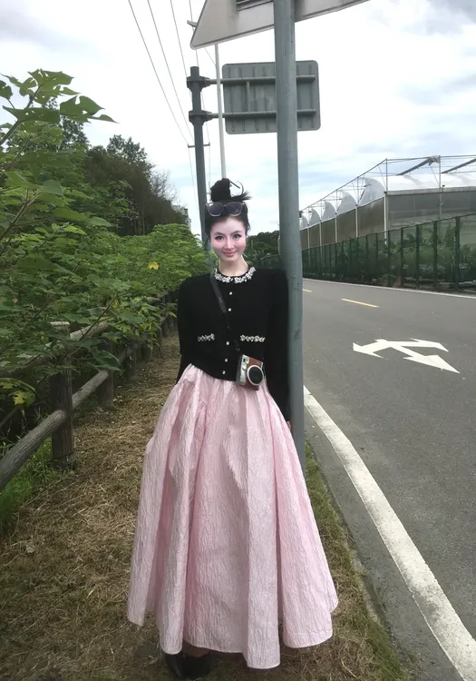 2025秋季新款小香风千金风黑色针织开衫上衣搭配半身裙气质两件套