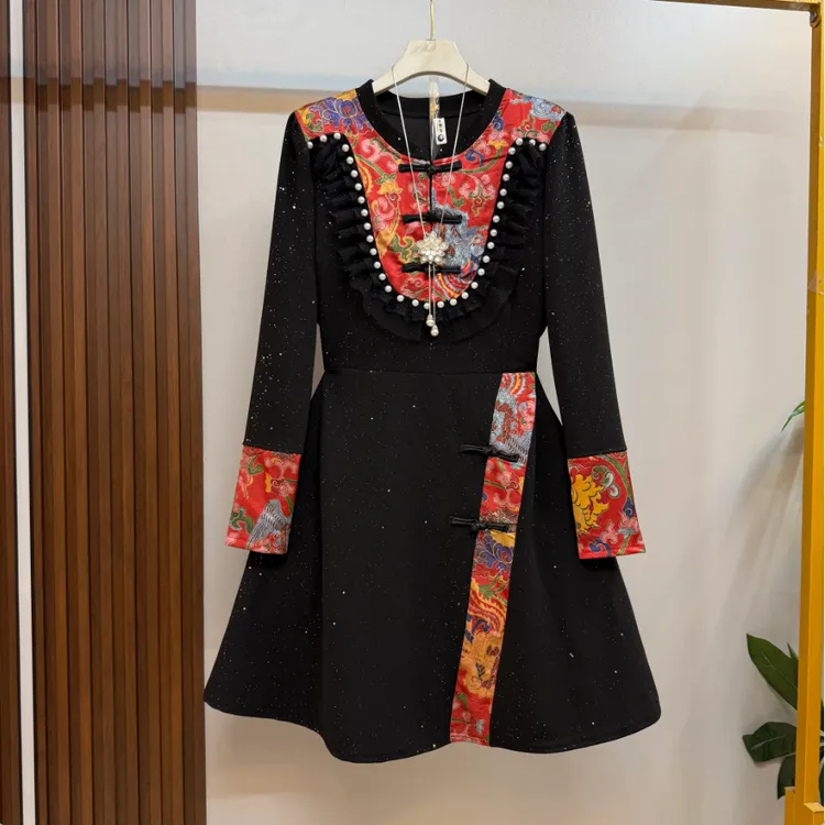 新中式大码冬季新款时尚洋气重工钉珠复古国风亮闪闪显瘦连衣裙