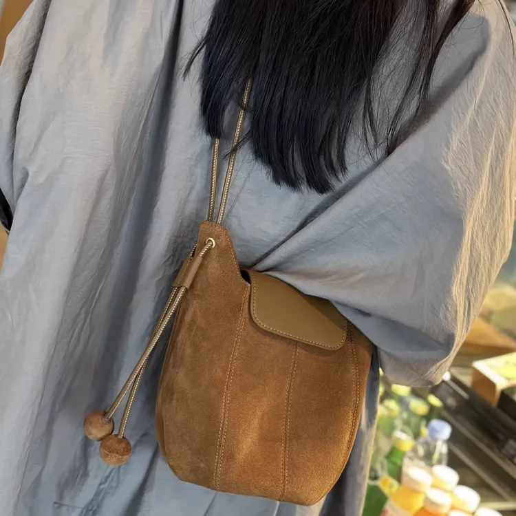 复古南瓜包女2025新款鹿皮水桶包磨砂软皮高级感托特包单肩斜挎包