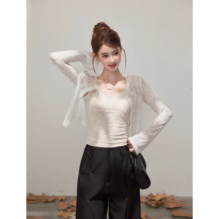 白色绣花蕾丝长袖针织开衫女早秋外搭上衣两件套Z 9239#