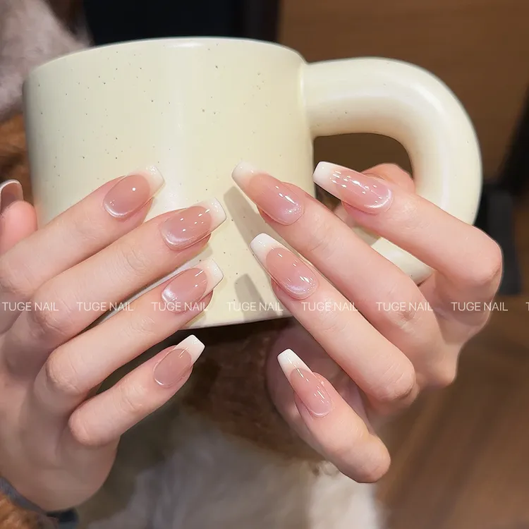  TugeNail "泡芙奶盖”腮红气质显白玻璃珠法式猫眼穿戴美甲琳琳