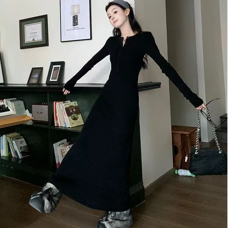高级气质法式长袖连衣裙秋冬打底修身新款收腰针织显瘦长裙裙子