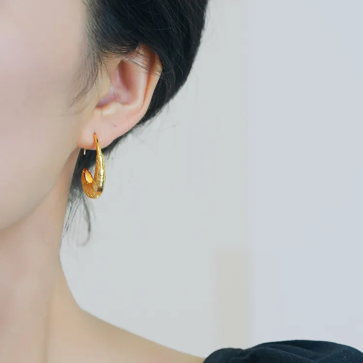 水滴耳圈女耳环褶皱金色耳扣轻奢高级感耳钉