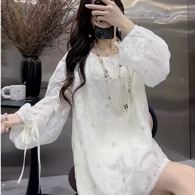 春季大码高级感重工插肩钉珠镶钻刺绣花朵抽绳袖显瘦遮肉蕾丝衫