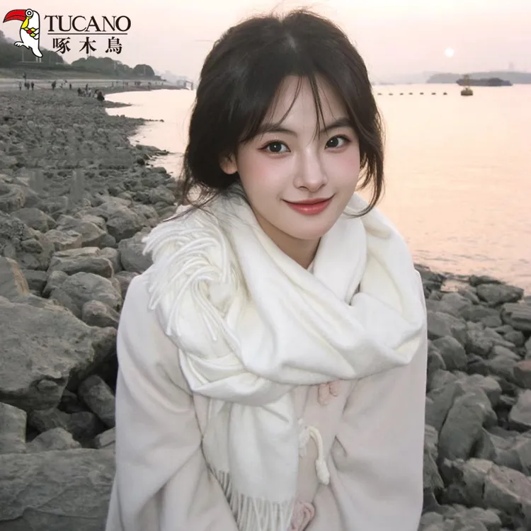 啄木鳥白色围巾女款2025新款冬韩系氛围感高级感纯色围脖百搭披肩