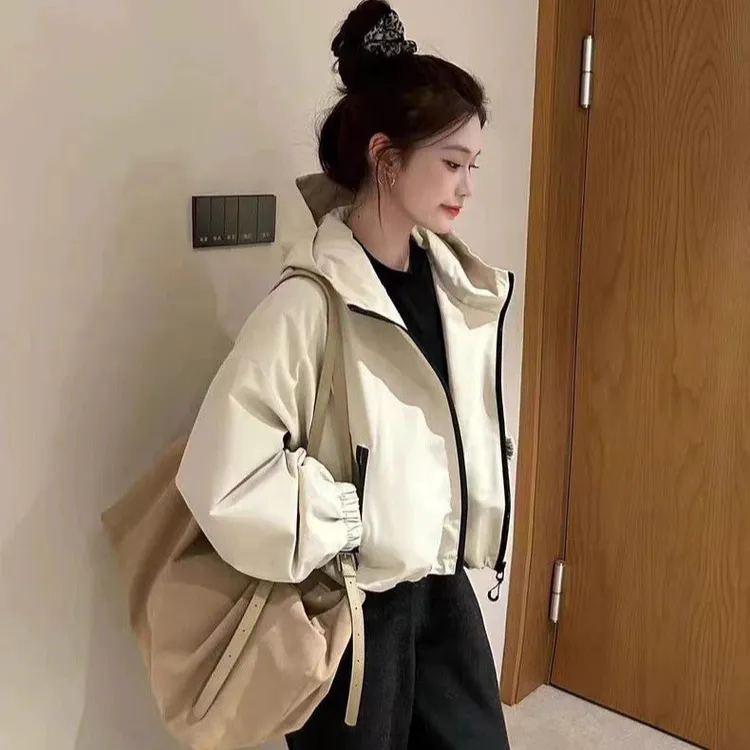 加棉加厚纯色连帽冲锋衣宽松小个子夹克百搭短外套时尚休闲女秋冬