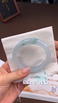 翡翠手镯未镶嵌自带#送礼#，下单联系客服核对地址~
