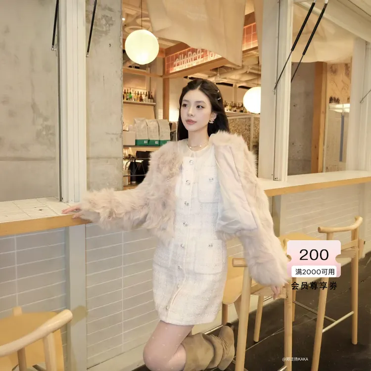 【博主同款】bebe2025秋冬新款女士千金风狐狸毛短皮草外套402110