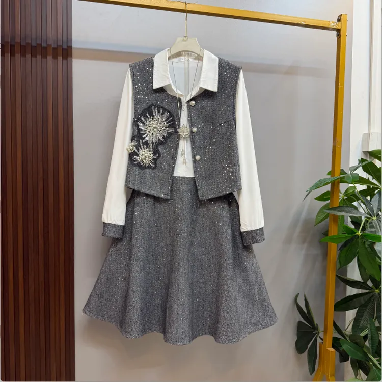 早秋新款微胖时尚洋气减龄重工亮闪闪衬衫裙十马甲两件套套装