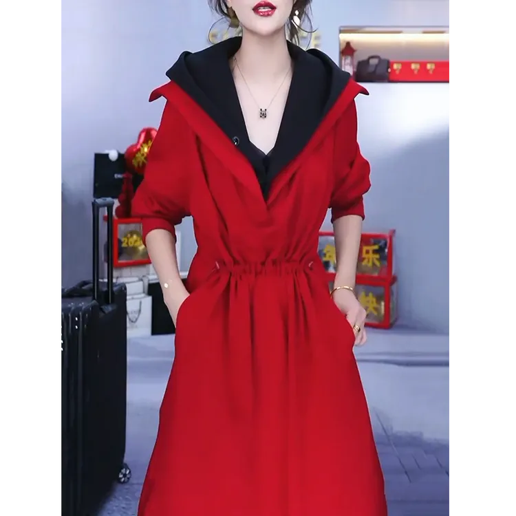 高级感时尚韩版连帽连衣裙春秋新款抽绳收腰宽松显瘦百搭红色长裙