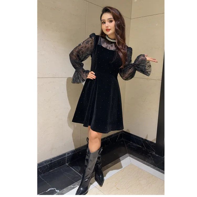 气质修身新款秋冬拼接蕾丝收腰连衣裙