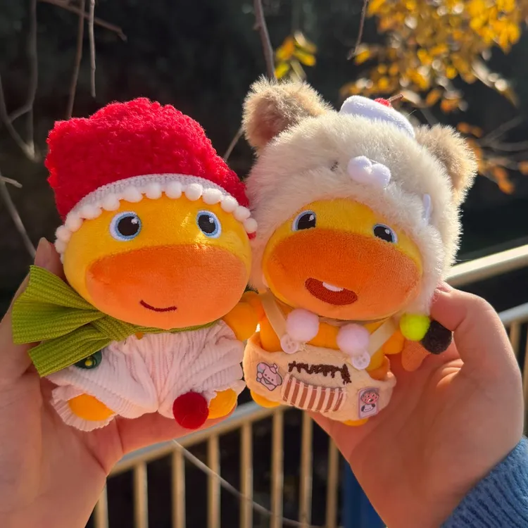 正版噜噜圣诞款玩偶水豚娃衣10cm娃冬天衣服女朋友可爱礼物花束