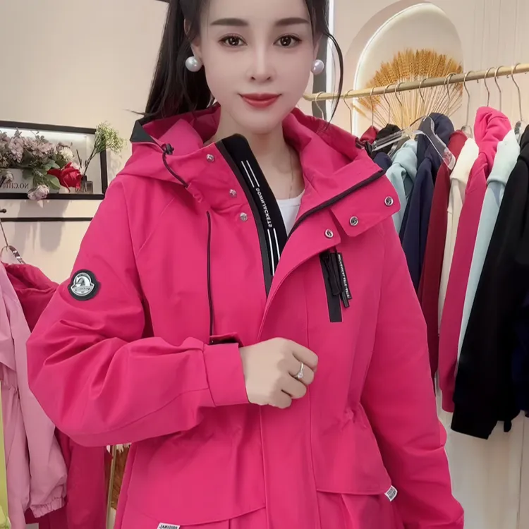秋冬新款保暖防风耐磨宽松连帽冲锋衣收腰显瘦中长款女外套风衣