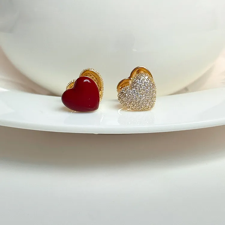 铜合金耳饰 法式双面红色爱心闪锆耳钉女耳饰高级感气质耳环耳扣