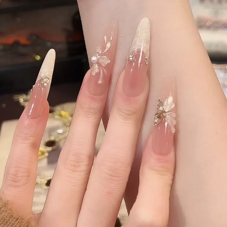 【蝶 汐】新款手工美甲满钻高奢蝴蝶结显白可拆卸穿戴甲10片