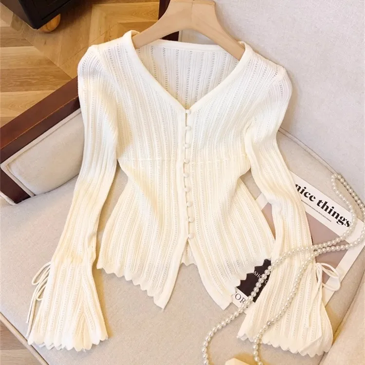 法式v领镂空针织衫女2025春季新款别致喇叭袖开衫纯欲掐腰小上衣