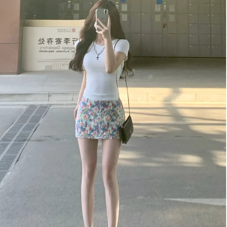 韩系纯欲风白色短袖T恤女2025夏季新款时尚百搭修身显瘦辣妹上衣